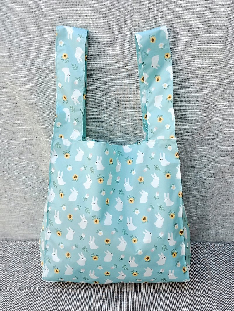 Environmental protection shopping bag - กระเป๋าถือ - วัสดุกันนำ้ สีน้ำเงิน