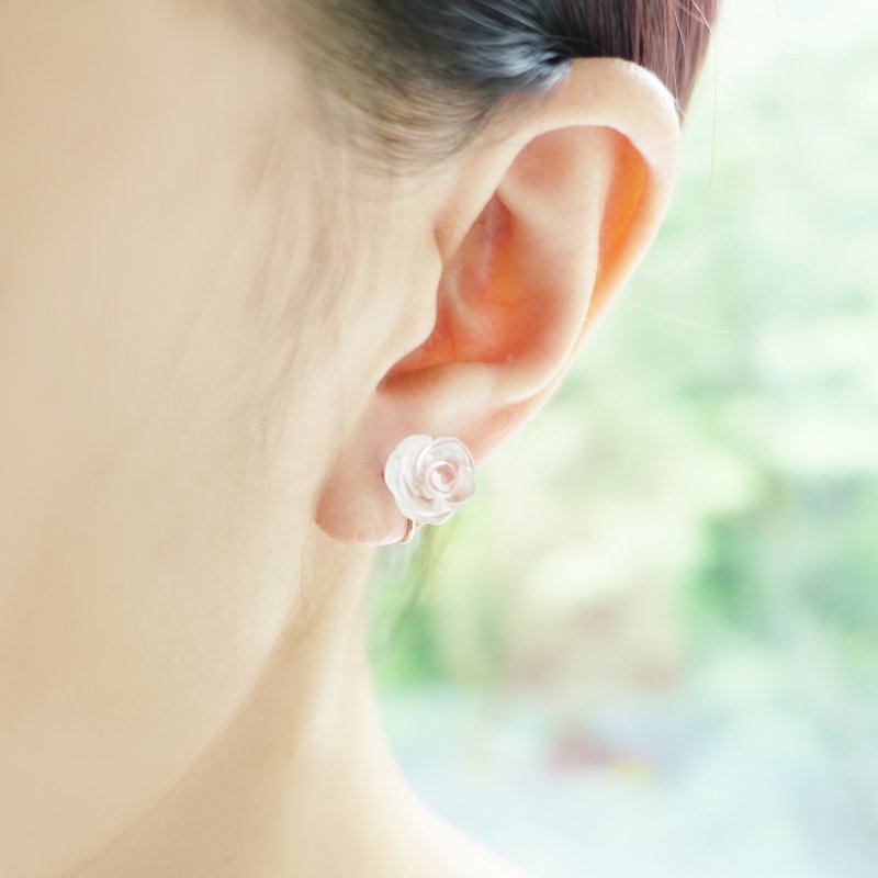 ROSE玫瑰- 限量 白晶 手工 雕刻 天然石 純銀 耳環 - 耳環/耳夾 - 其他材質 白色