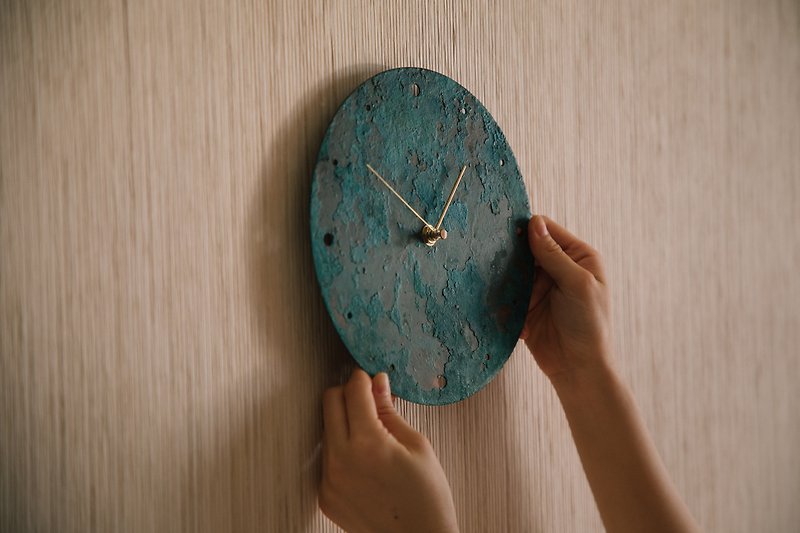 Atelier Mate X slow production-patina round wall clock - นาฬิกา - โลหะ 