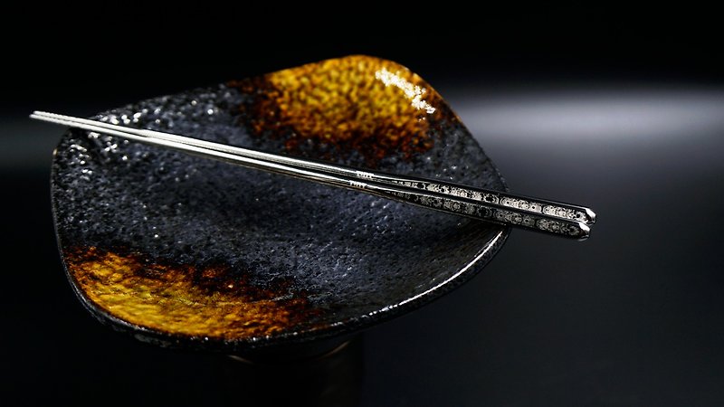 TIGT-匠人天箸 醫用鍛造鈦金屬製作 手工拋光銀色版本 一雙裝 - 筷子/筷架 - 貴金屬 銀色