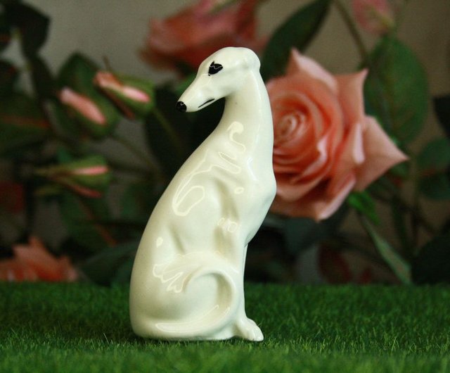 Italian greyhound outlet figurine