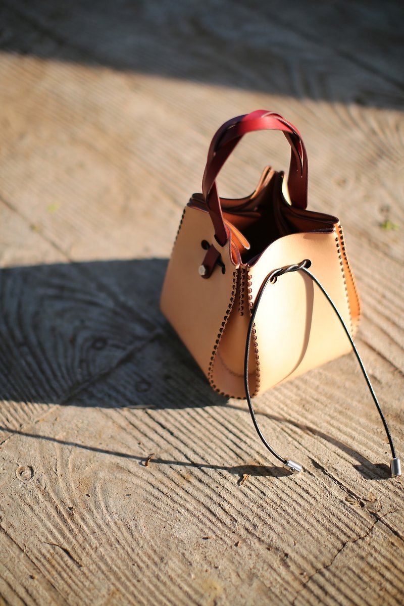 Dumpling_自由に組み立てられた植物なめし革の小さなバッグハンドバッグハンドバッグバケットバッグ[自己組織化製品] - 革細工 - 革 