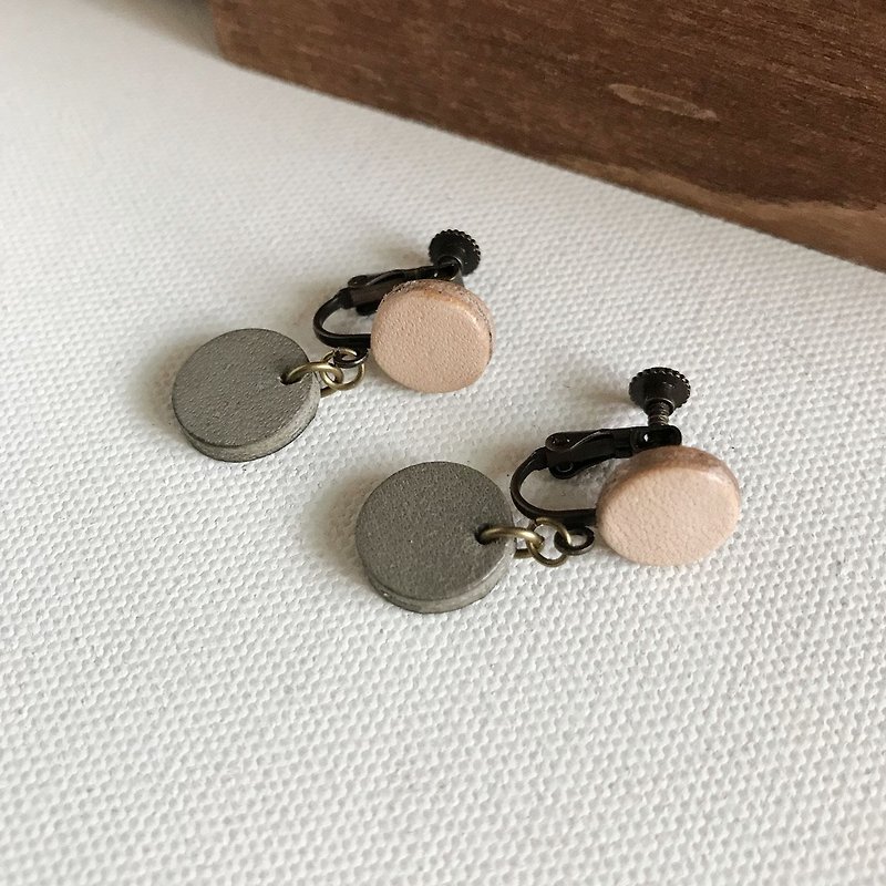Leather earrings _ ear clip type _ small round 2 works _ original leather gray - Earrings & Clip-ons - Genuine Leather Gray