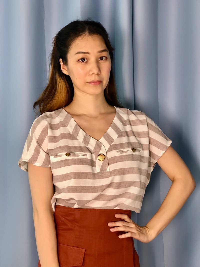 Sleeveless Collarless Striped Top - Women's Tops - Other Materials 