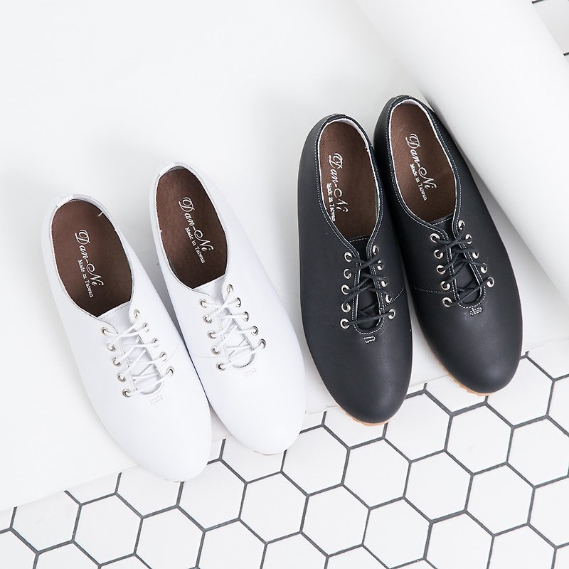Maffeo casual shoes white shoes Japanese simple plain strap flat shoes (103-4A white / black) - รองเท้าลำลองผู้หญิง - หนังแท้ ขาว