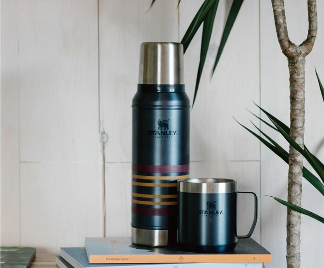 Stanley Classic thermos flask with mug, 0.35l, Navy