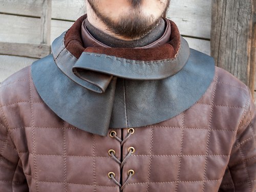 Svetliy Sudar Leather Arts Workshop Jon Snow leather gorget (replica) / Jon Snow cosplay / Stark Armor / GoT / LARP