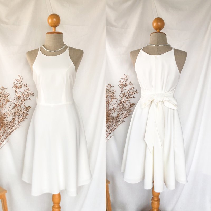 白いウェディングドレスホワイトホワイトビンテージ 十字架背中の開いたウェディングドレスホワイトウェディングドレス - ワンピース - ポリエステル ホワイト