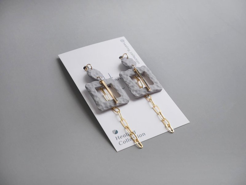 Flowing Gray cool gray corrugated square chain handmade soft clay earrings - ต่างหู - ดินเผา สีเทา