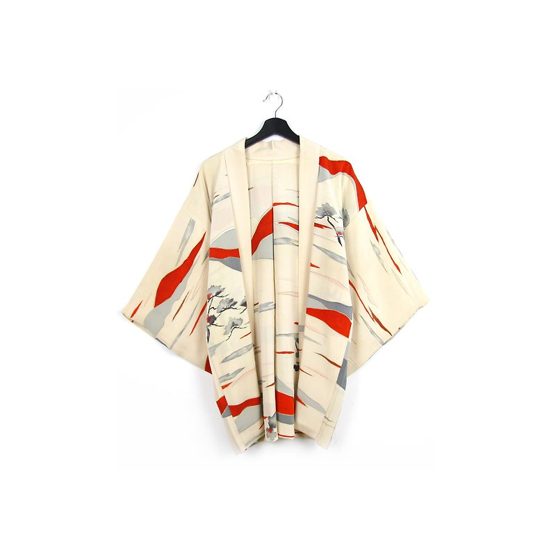 Back to Green-Japan with back feathers contrast color scenery / vintage kimono - Women's Casual & Functional Jackets - Silk 