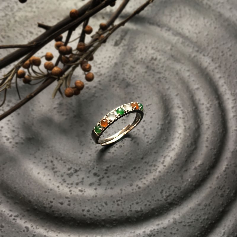 ネオン - 自然な氷色の3色のヒスイ（ビルマの翡翠）シンプルな段落のラインのリング - リング - 宝石 多色