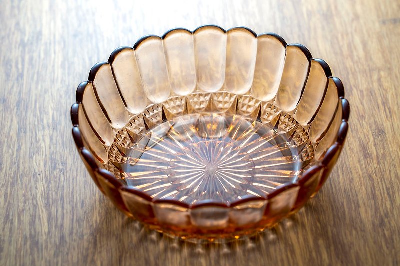 日本製 昭和 18公分點心碗 老玻璃 未使用 台灣免運 - 盤子/餐盤 - 玻璃 橘色
