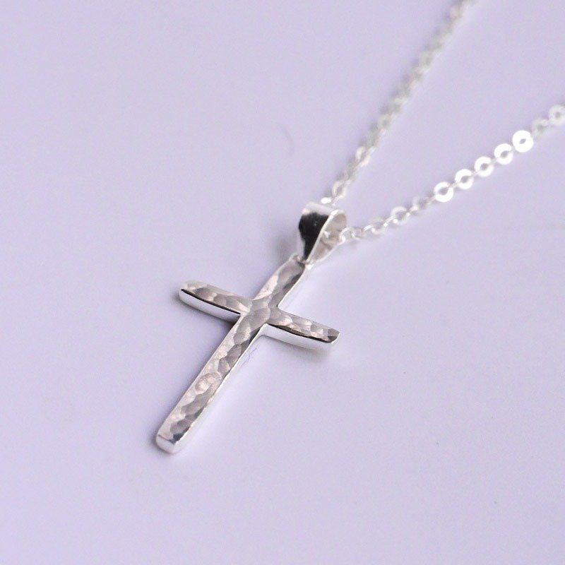Enchant cultural and creative handmade 925 sterling silver cross necklace forging knock Valentine's Day gift birthday gift can be customized lettering - Necklaces - Other Metals 