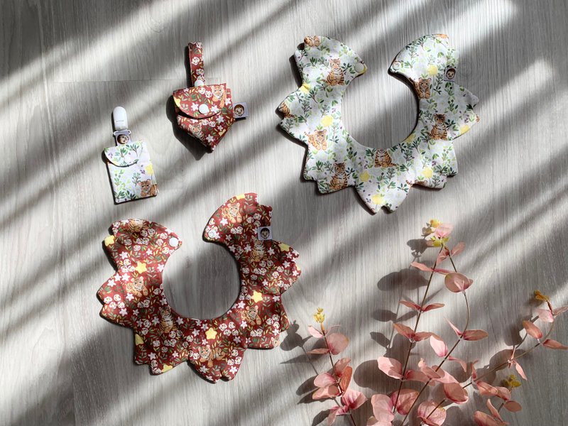 花叢老虎的紅白大冒險 圍兜兜 彌月禮 - 其他 - 棉．麻 