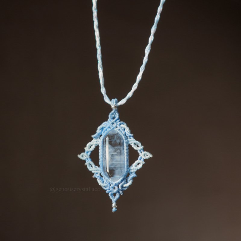 Spot blue needle crystal totem braided necklace - สร้อยคอ - คริสตัล สีน้ำเงิน