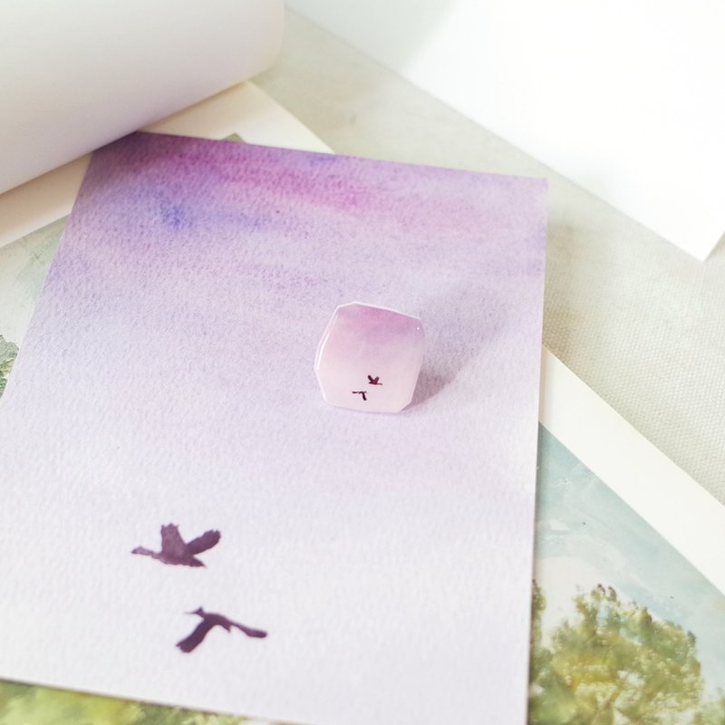 Original landscape twilight bird irregular shape mini painting pin brooch - เข็มกลัด/พิน - วัสดุกันนำ้ สีม่วง