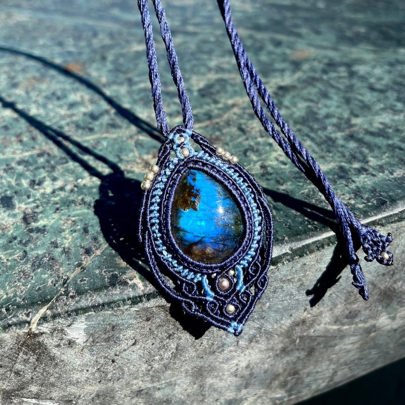 喜迎瑤 Macrame 拉長石 蠟線項鍊 手工編織 嬉皮 民族風 天然石 - 項鍊 - 水晶 藍色