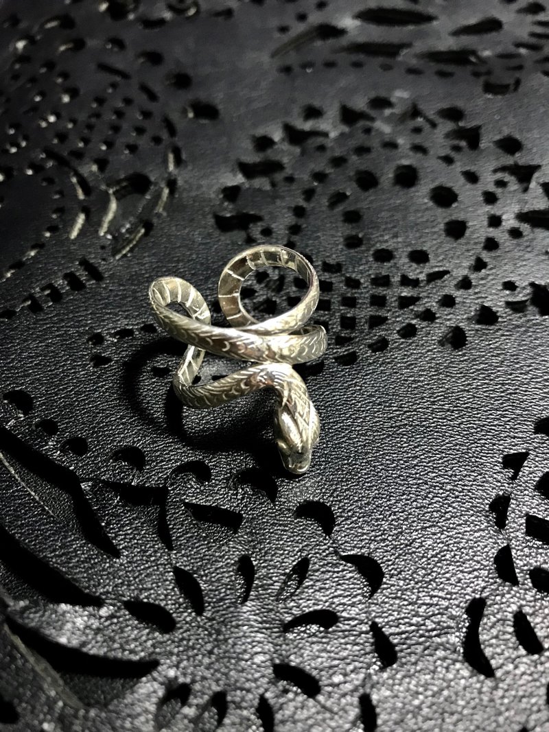 【スピリットスネークシリーズ】ビッグリング - リング・指輪 - スターリングシルバー シルバー