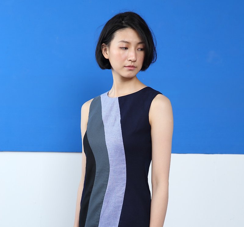 [Special Offer] Summer Waves Collagen Mesh Stitching A-Line Dress - ชุดเดรส - วัสดุอื่นๆ สีน้ำเงิน