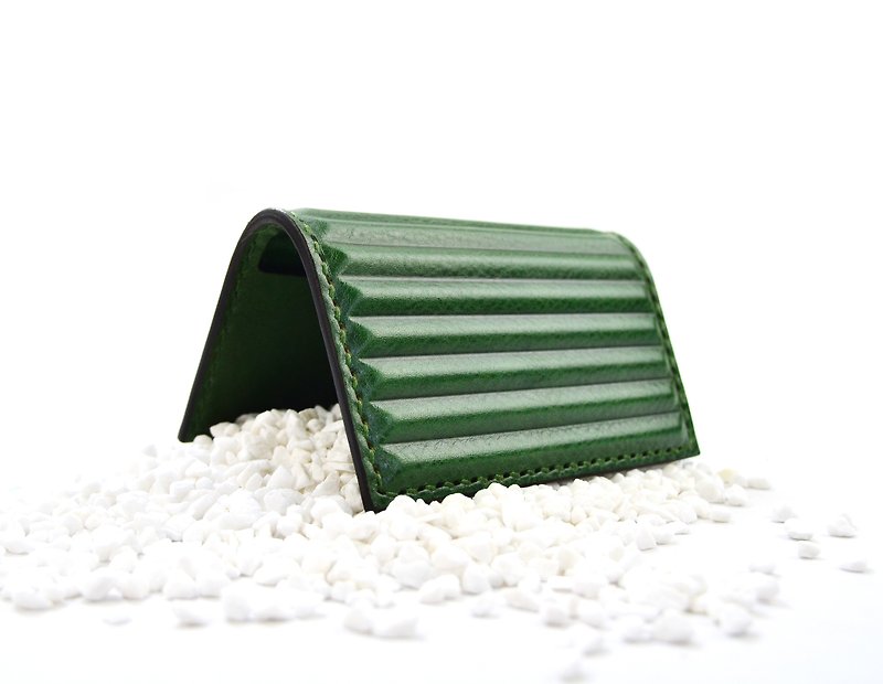 Three-dimensional leather pattern business card holder-horizontal pattern (forest green) - ที่เก็บนามบัตร - หนังแท้ สีเขียว