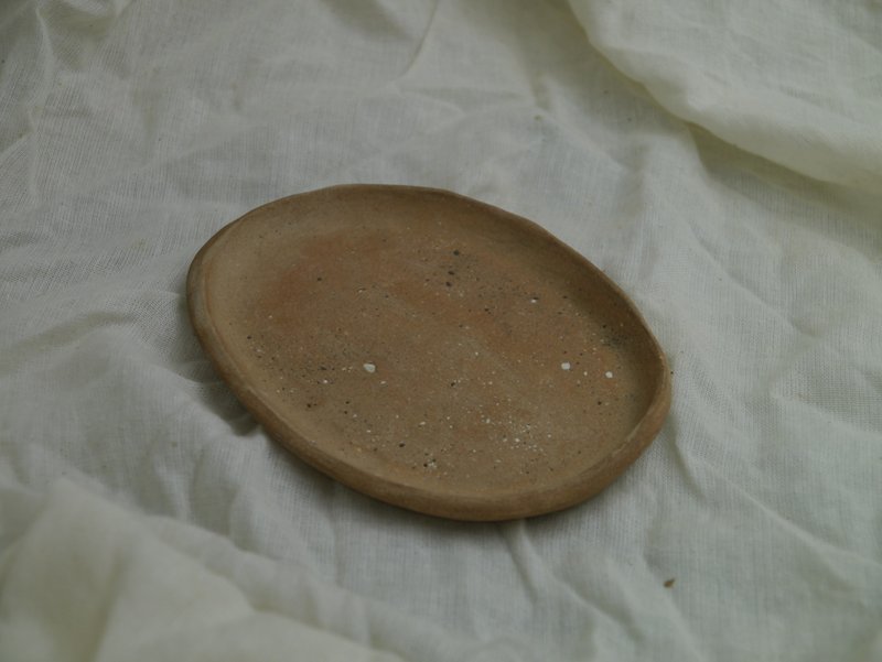 【小陪】歲月靜好 - 生活陶器 陶盤 甜點盤 裝飾 飾品盤 - 擺飾/家飾品 - 陶 咖啡色