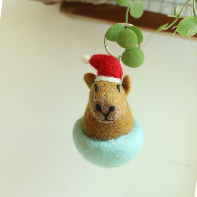 Woolfelting Capybara Keychain Christmas - ที่ห้อยกุญแจ - ขนแกะ สีนำ้ตาล