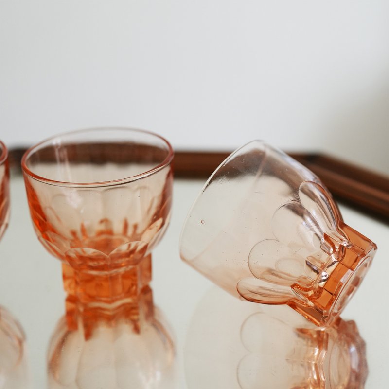 French Vintage Salmon Pink Glasses (Set of 2) - แก้วไวน์ - แก้ว สึชมพู