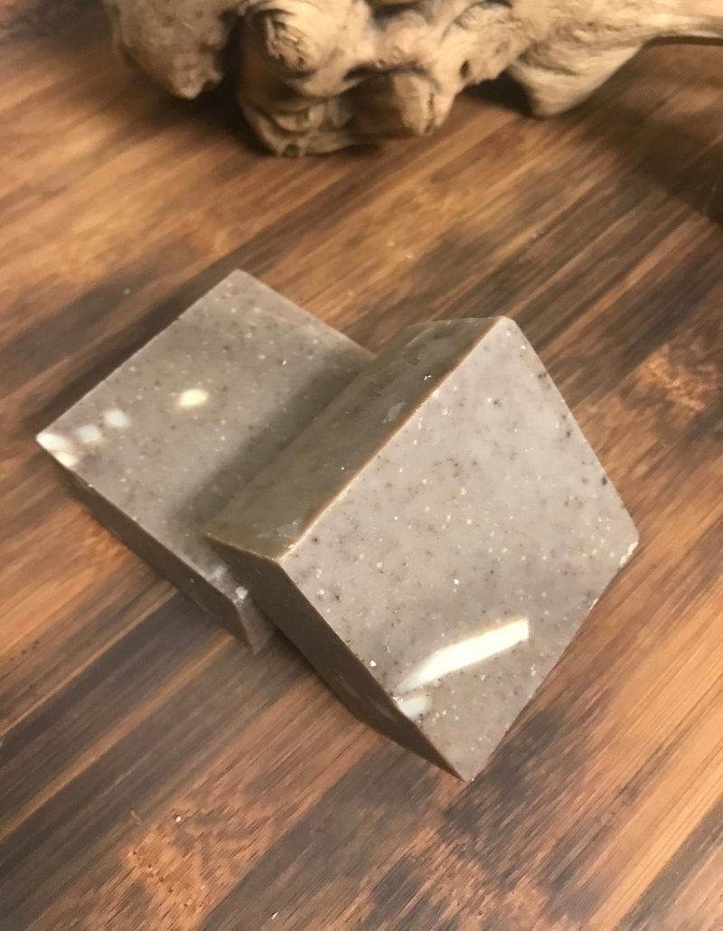 限量【複方紫草茶油修護凝脂皂 】本草堂~純淨手作 - 肥皂/手工皂 - 紙 卡其色
