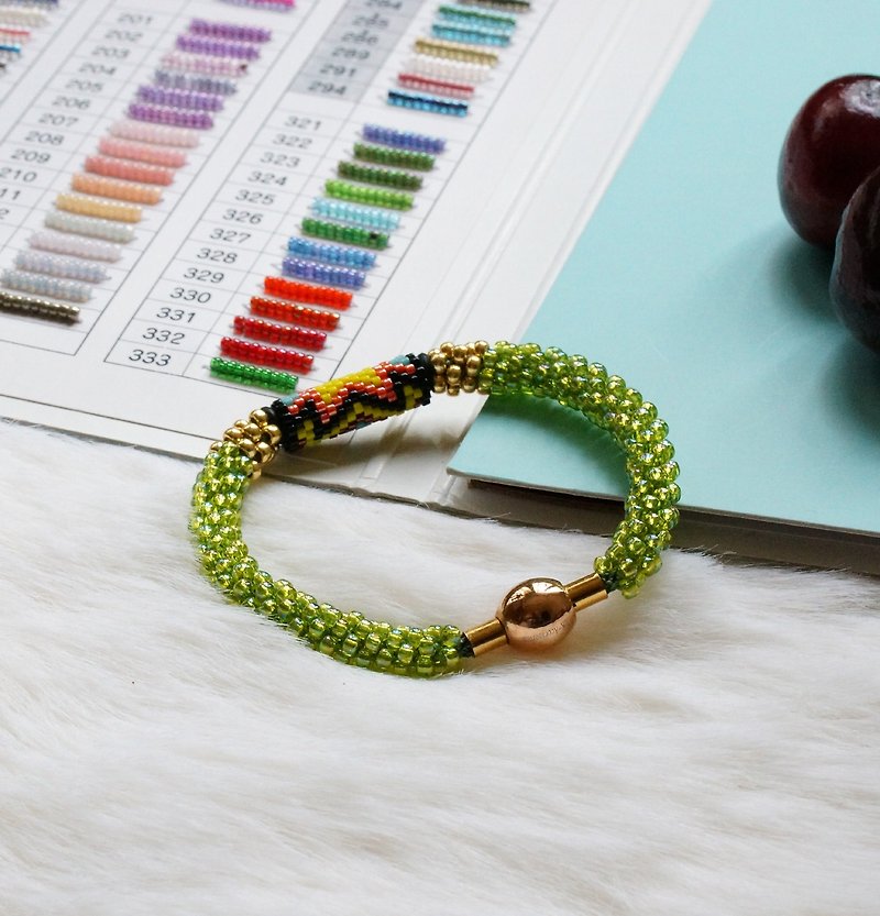 Handbraided Kumihimo Seed Beads Bracelet - สร้อยข้อมือ - แก้ว สีเขียว