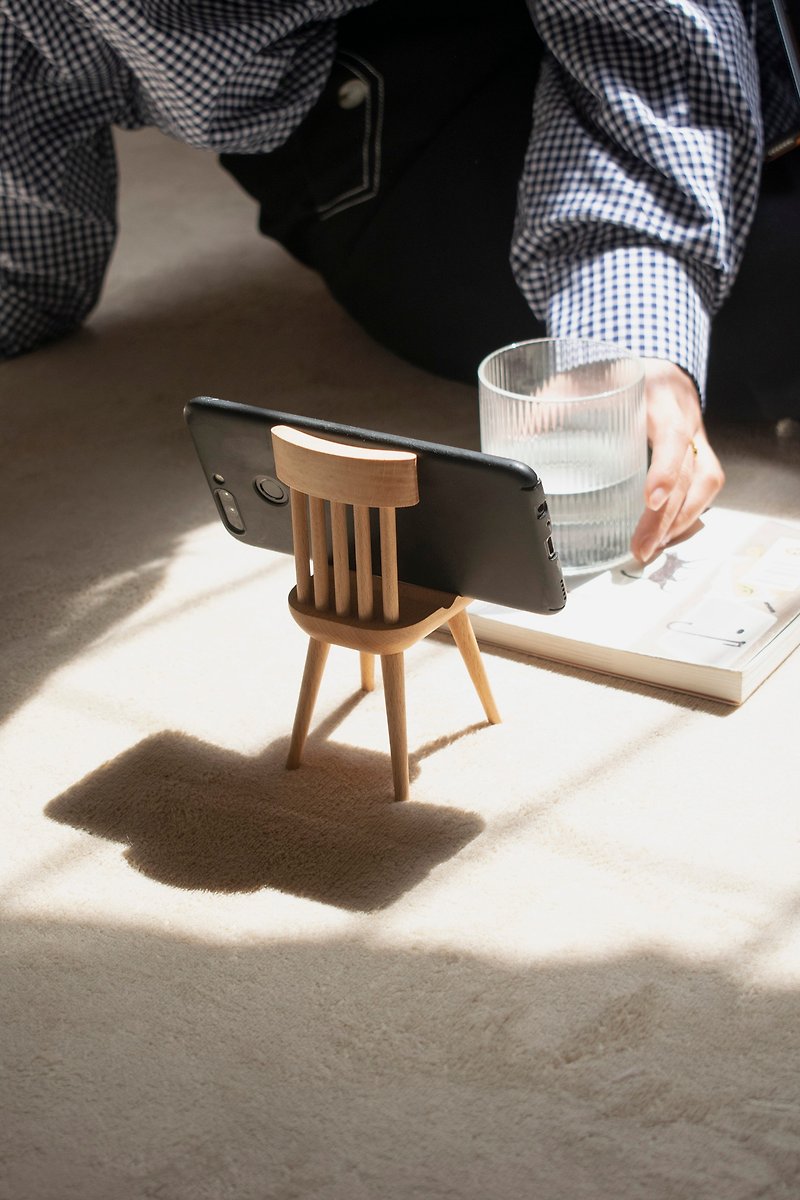 山舍丨余閒椅子手機支架 實木可調節角度 創意禮物桌面擺件支撐架 - 其他 - 木頭 