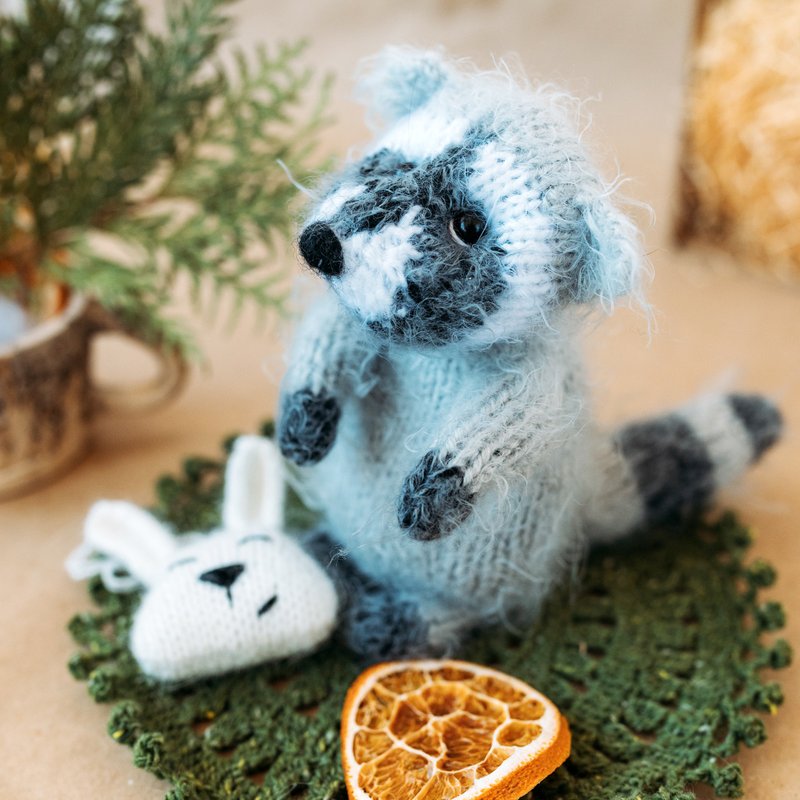 Mini Raccoon knitting pattern. Little knitted realistic raccoon tutorial. - 手工藝教學/工具書 - 其他材質 