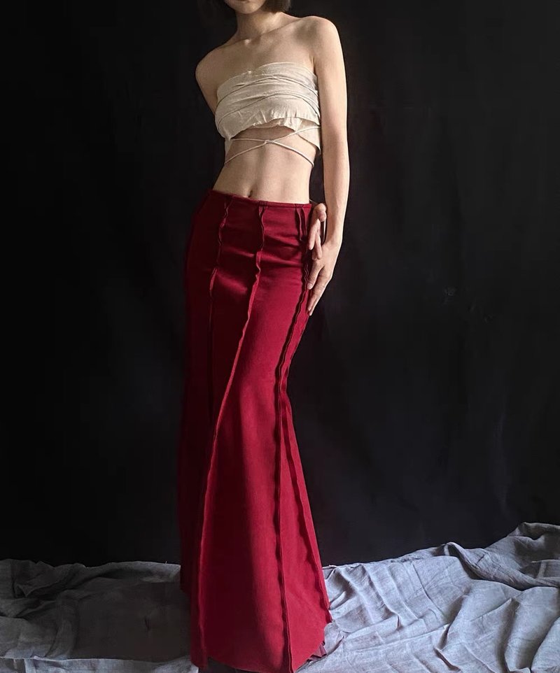 New Chinese minimalist color stretch deerskin fishtail skirt - Skirts - Other Materials Red