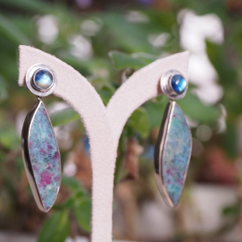 Maya Tara 瑪雅塔拉 兩戴式 月光石 紅寶藍晶石 手工純銀耳環 Ruby in Kyanite