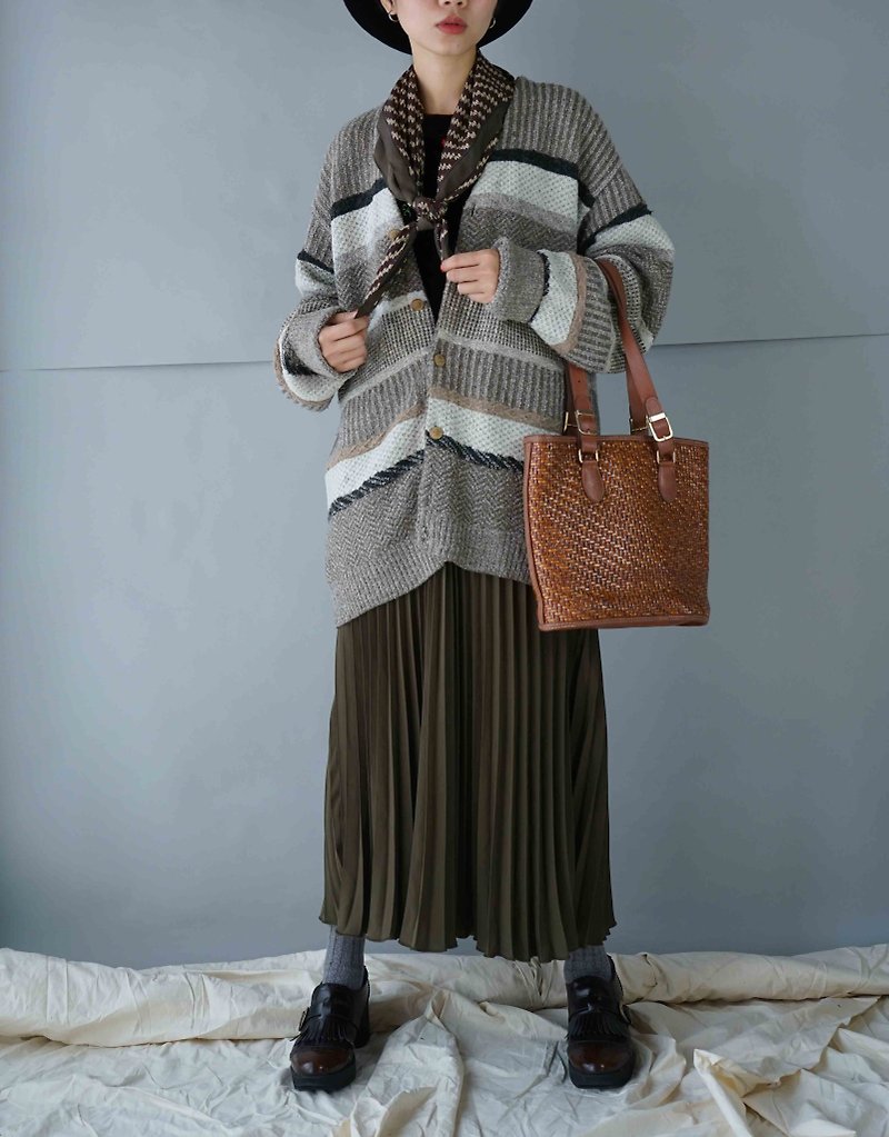Treasure Hunting Vintage - Mocha Melaleuca Cake Brown Layer Knit Jacket - สเวตเตอร์ผู้หญิง - เส้นใยสังเคราะห์ สีนำ้ตาล
