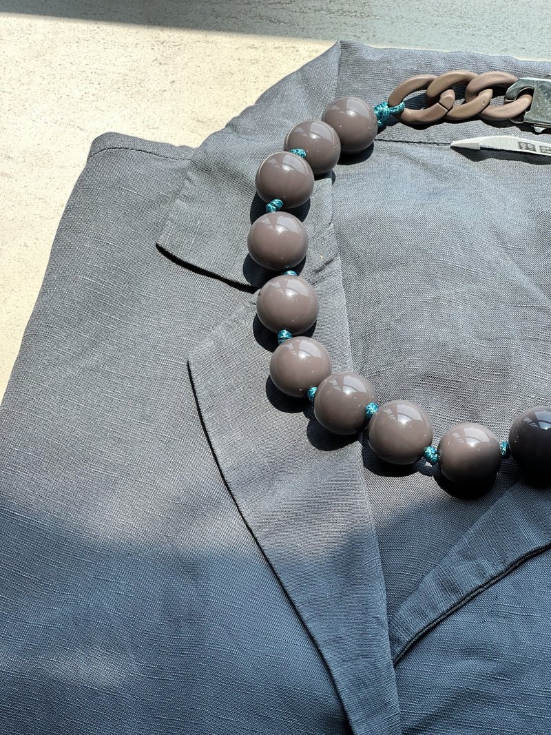 20MM Dark Grey Ball Blue Knot Handmade Necklace - สร้อยคอ - อะคริลิค สีเทา