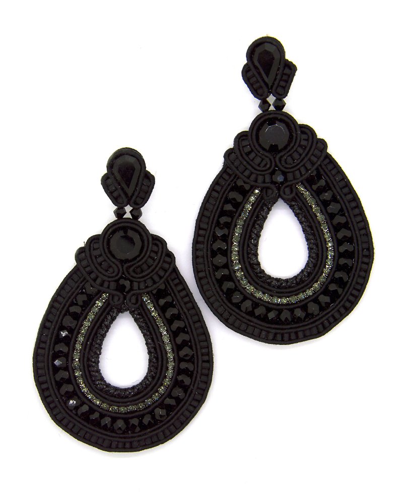 Earrings Hoop teardrop beaded earrings in black colorChristmas Gift Wrapping - ต่างหู - วัสดุอื่นๆ สีดำ
