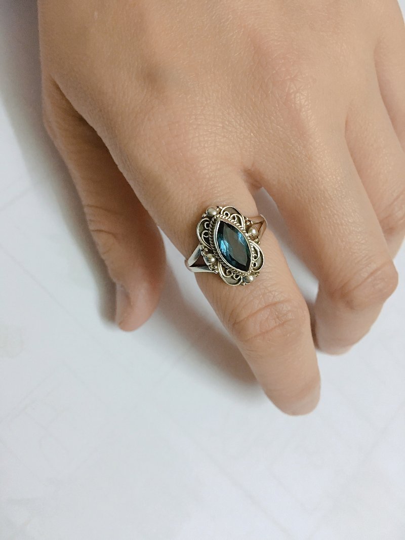 Topaz Finger Ring Handmade in Nepal 92.5% Silver - General Rings - Semi-Precious Stones 