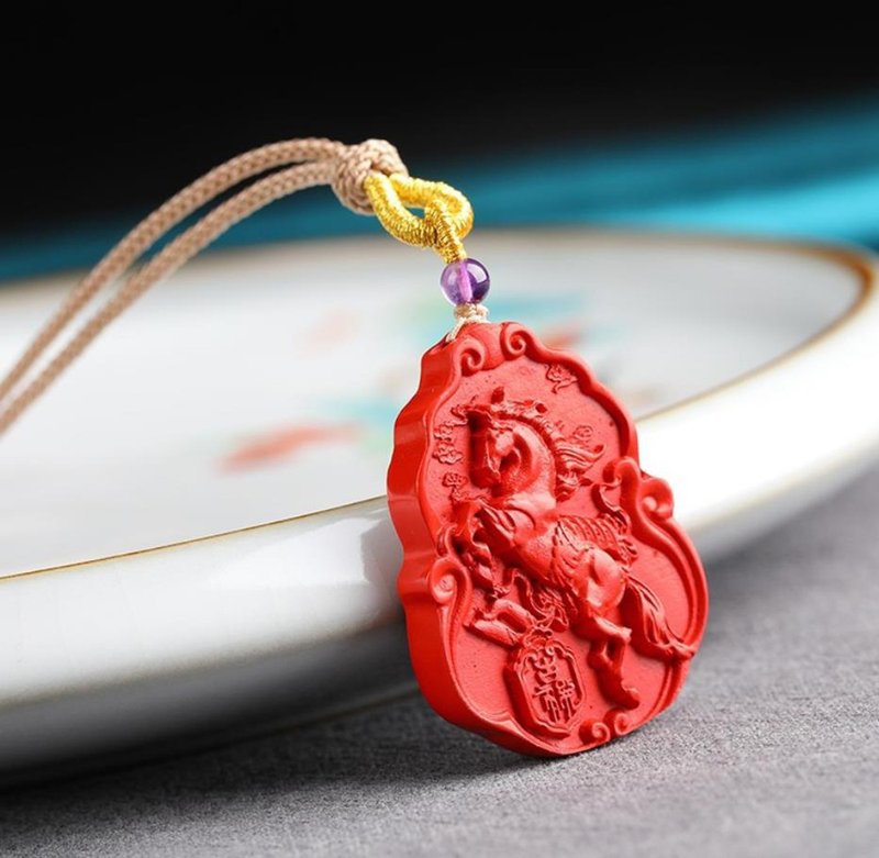 Natural ore cinnabar boutique red sand zodiac horse pendant Cinnabar content of more than 100% 95% - สร้อยคอ - เครื่องเพชรพลอย 