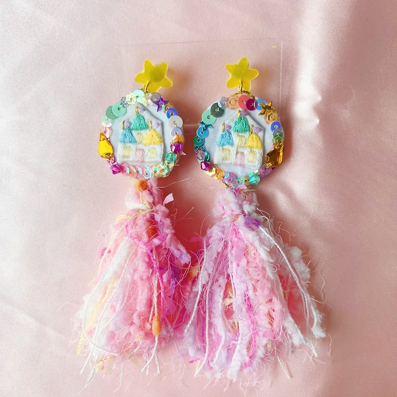 Little castle embroidery earring - Earrings & Clip-ons - Thread Pink