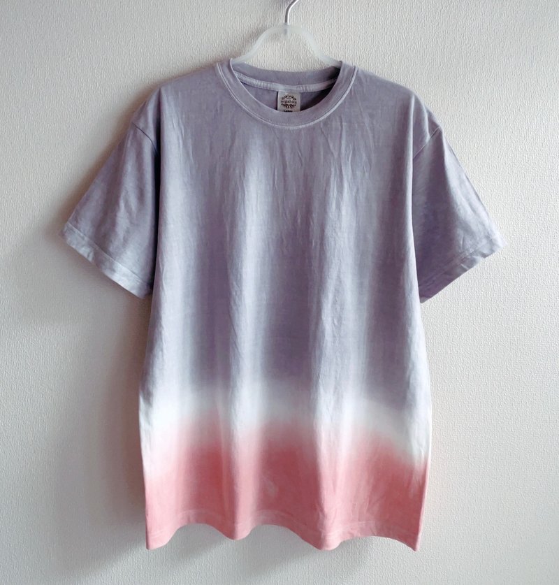日本製 手染め Tropical Time 優しいグレーとピンクに泥染したオーガニックコットンTシャツ Mud dyed organic cotton - 女 T 恤 - 棉．麻 粉紅色