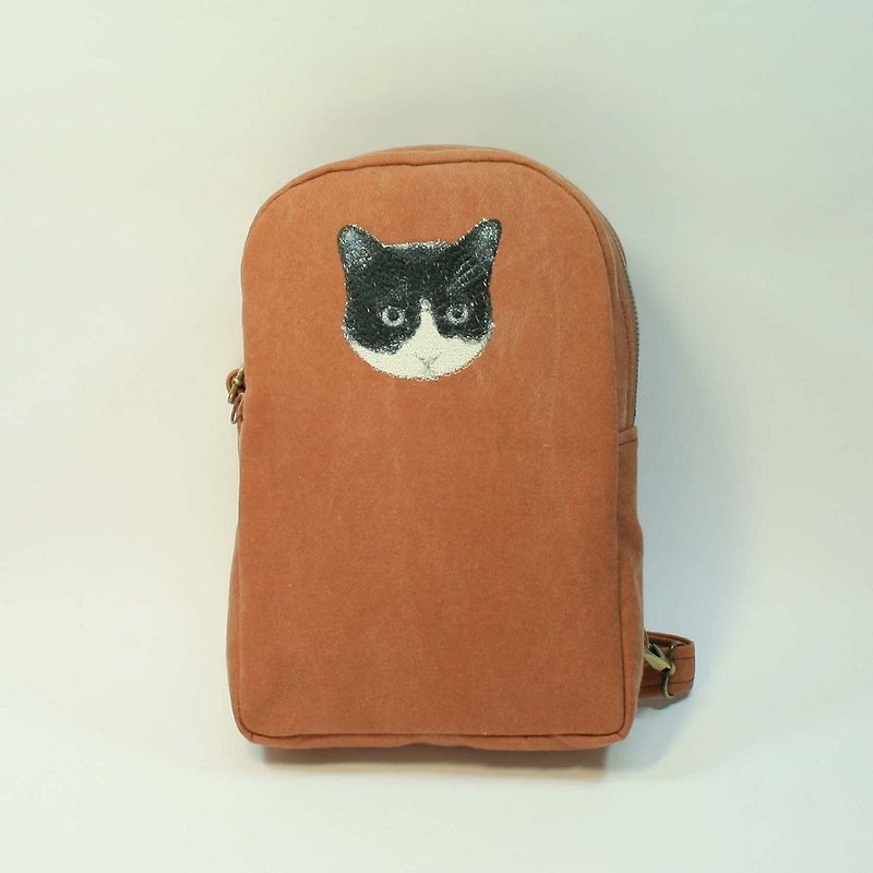 Embroidery shoulder bag backpack 04 - black and white cat - กระเป๋าเป้สะพายหลัง - ผ้าฝ้าย/ผ้าลินิน สีนำ้ตาล