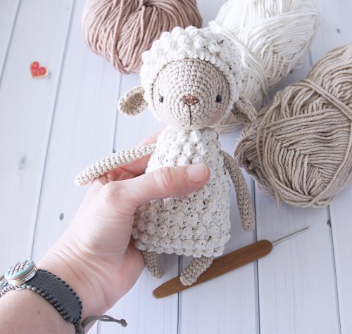 CozyToysByOreshek 小白羊軟動物鉤針羊玩具農場毛絨娃娃羊寶寶