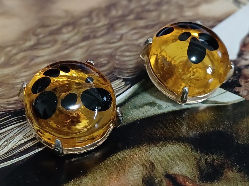 vintage jewelry  古董夾式耳環 透明仿琥珀半球體 - 耳環/耳夾/耳骨夾 - 其他金屬 