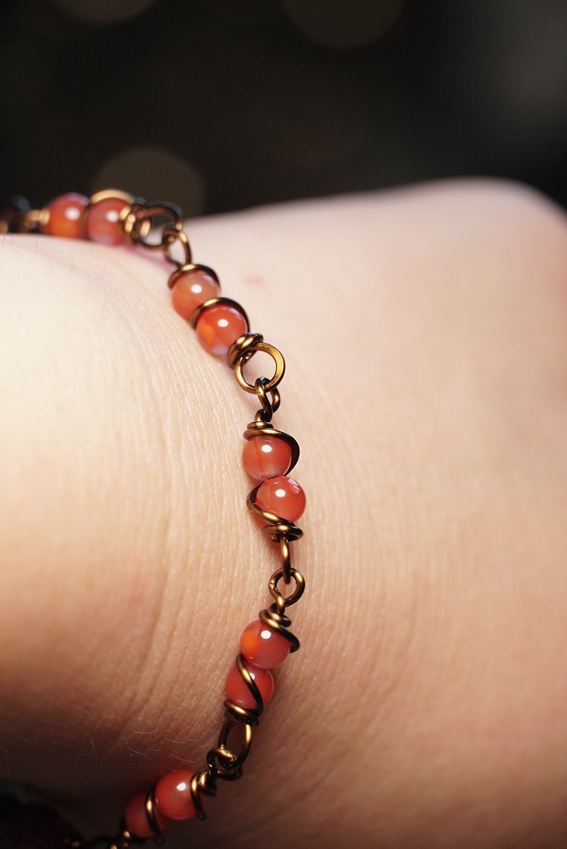 **Southern red agate**shape bracelet Bronze braided crystal raw ore looks good - สร้อยข้อมือ - คริสตัล สีแดง