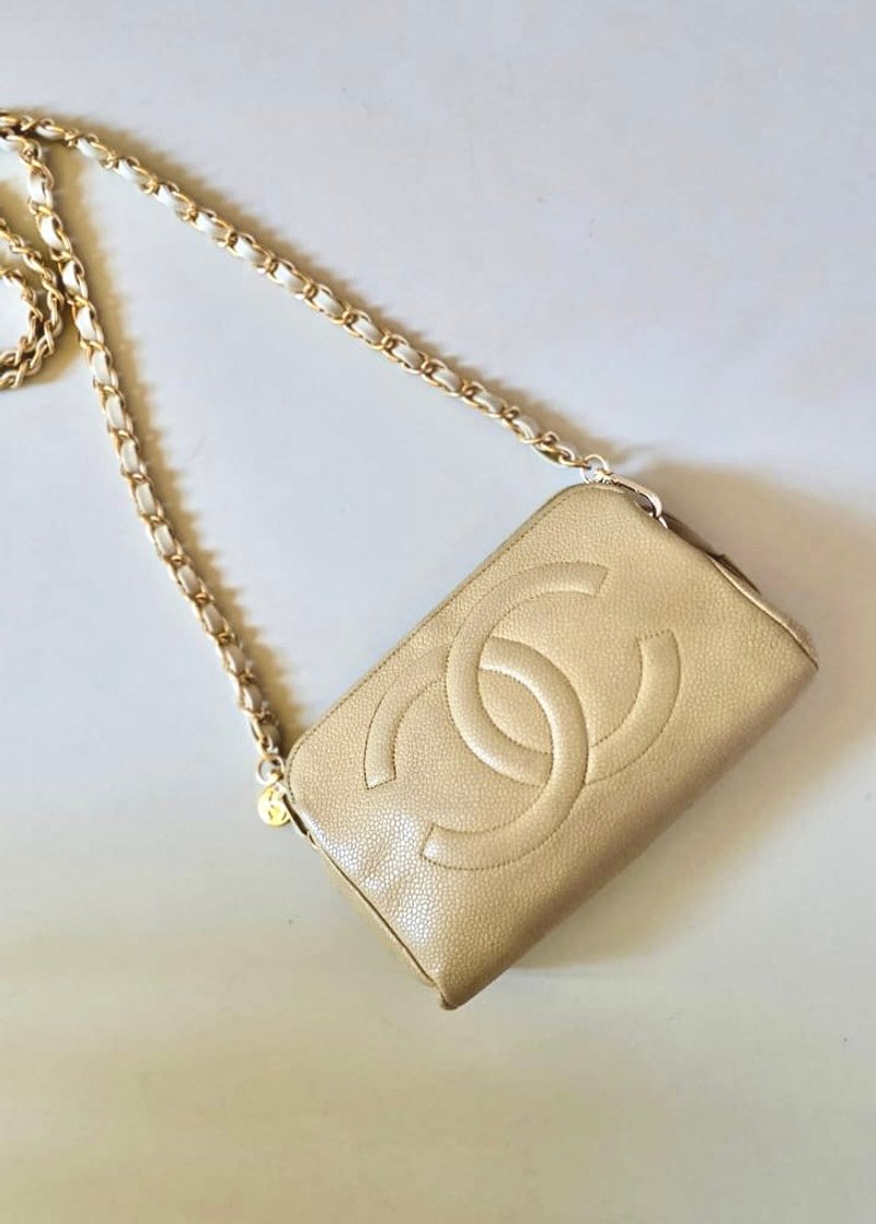 絕版中古包  Chanel米杏色魚子醬皮革斜背包 單肩包 側背包 二手 - 側背包/斜背包 - 真皮 卡其色