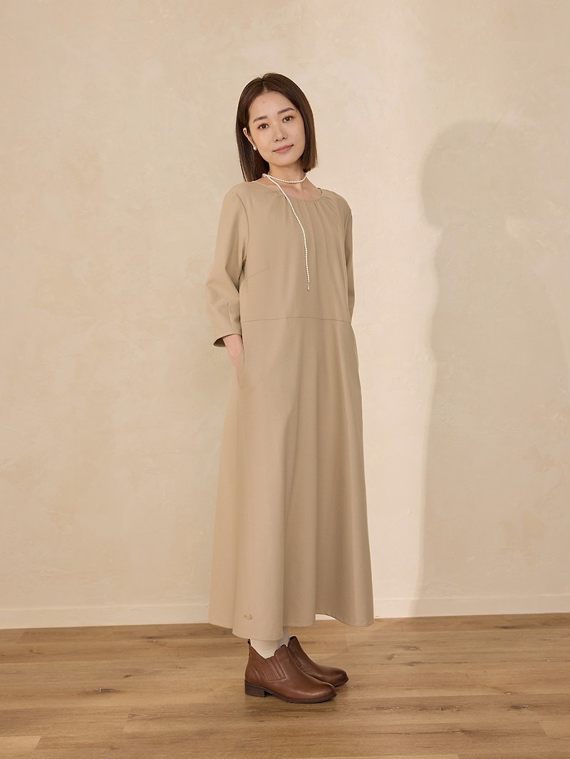 Street corner cafe three-quarter sleeve dress with beautiful collar-special design - One Piece Dresses - Other Materials Khaki