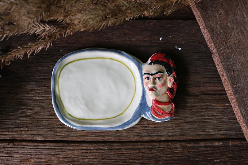 Plate Ceramic Frida Kahlo  - โต๊ะอาหาร - ดินเผา สีน้ำเงิน