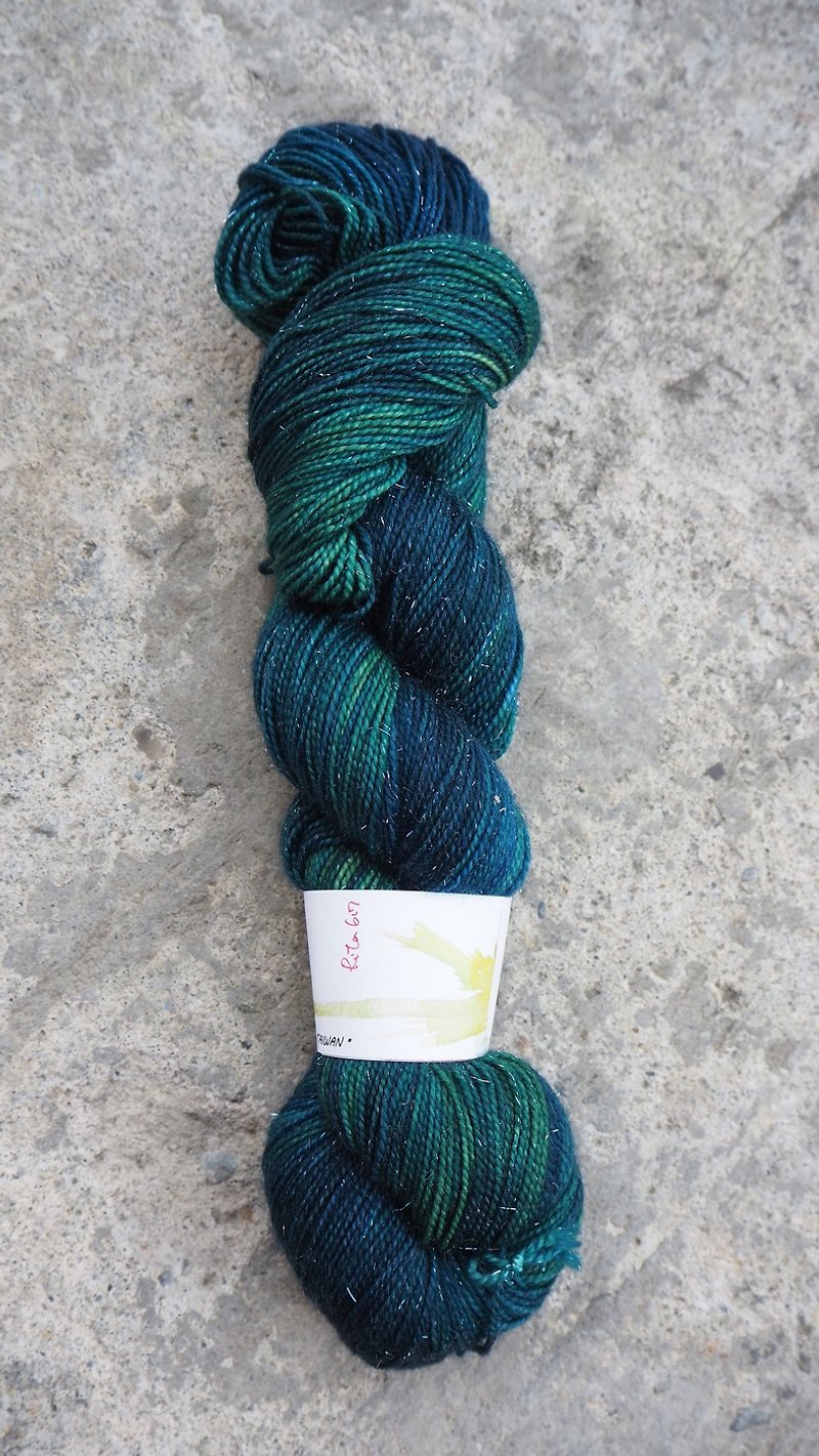 Hand dyed line. Deep blue (spark) - Knitting, Embroidery, Felted Wool & Sewing - Wool 