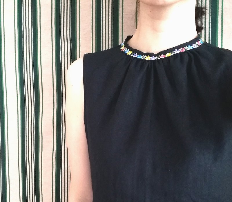 MOKUBA lace use hemp sleeveless dress 【color / size development available】 - ชุดเดรส - ผ้าฝ้าย/ผ้าลินิน สีดำ