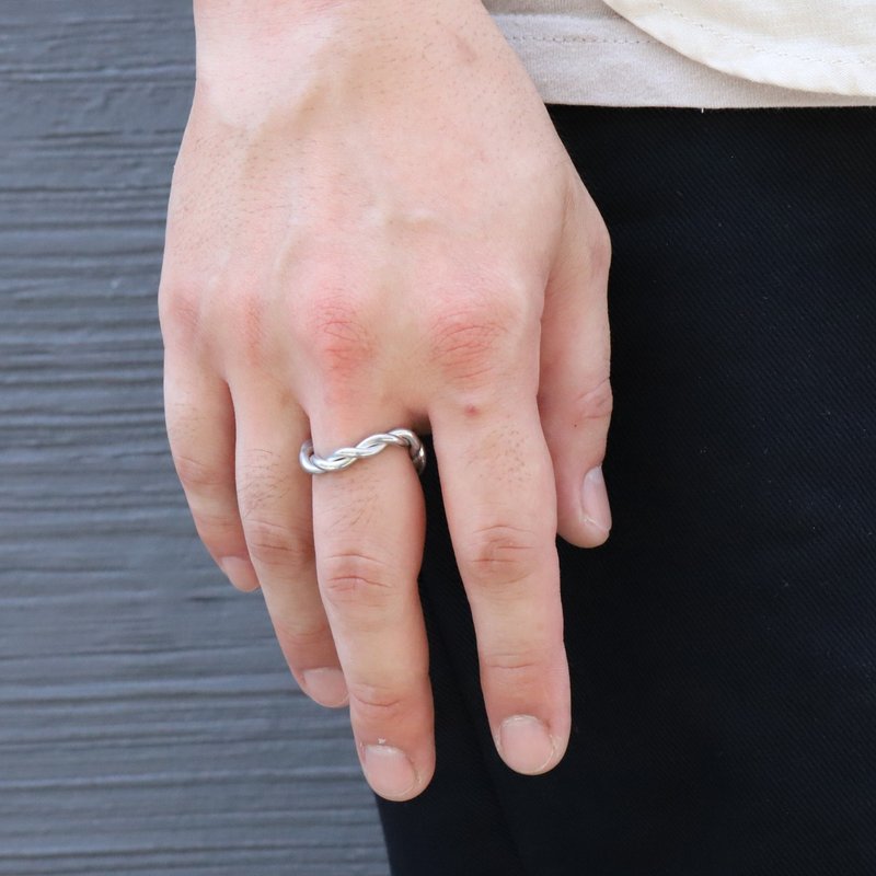 Tin x silver ring [Twist Tin Ring distortion] Metal Silver pairing Japan - แหวนทั่วไป - เงิน สีเงิน